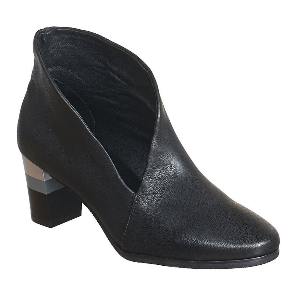 Antelope Black V-Cut Color Block Leather Bootie